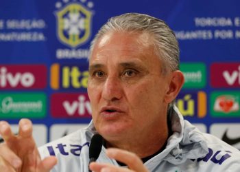 Tite inicia busca por vaga na Copa com mais de 90 convocados