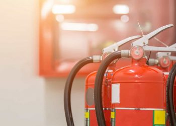 Incêndio atinge barracão da Viradouro na Cidade do Samba no Rio