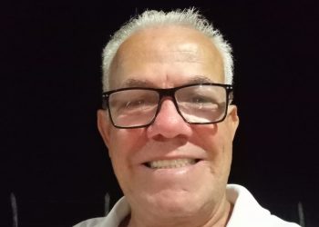 SAPEAÇU: SECRETÁRIO JURACI PINTO, VISITA COMUNIDADE E FAZ ENTREGA DE MATERIAL ESPORTIVO PRA JOVENS