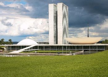 Congresso aprova Orçamento de 2023 com Bolsa Família de R$ 600 e salário mínimo de R$ 1.320