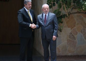 Para resolver crise no Congresso, Lira sugere a Lula mais foco no Brasil e menos na América Latina