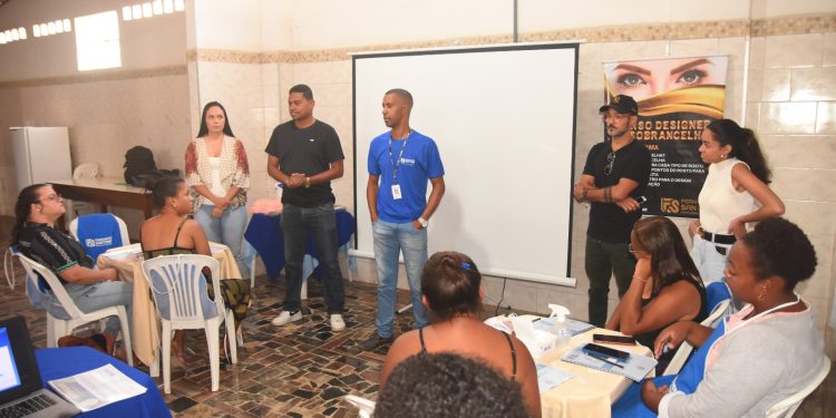 SAPEAÇU:  Projeto CRAS QUALIFICA,Capacitou turma em designer de sobrancelha