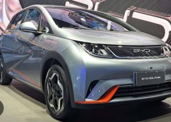 BYD lança pedra fundamental das fábricas na BA em área que era ocupada pela Ford; carros elétricos terão isenção do IPVA no estado
