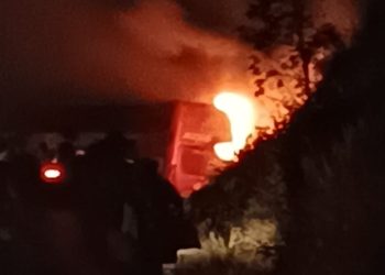 Carreta e ônibus colidem num segundo acidente na BR 101, trecho de Conc.do Almeida