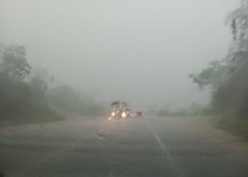 SAPEAÇU: Fortes chuvas deixa cidade sem energia e comércio parou na tarde de terça-feira 24/01