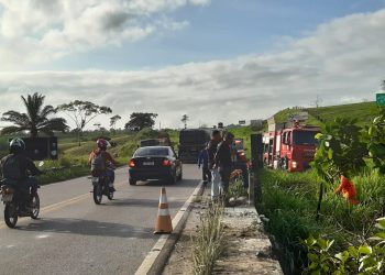 Veículo cai em ponte na BR 101 e dois ocupantes morrem nesta manhã de terça, 30 de janeiro