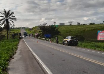 Veículo cai em ponte na BR 101 e dois ocupantes morrem nesta manhã de terça, 30 de janeiro