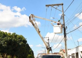 SAPEAÇU: Prefeitura de Sapeaçu segue investindo na ampliação e modernização da iluminação pública urbana e rural