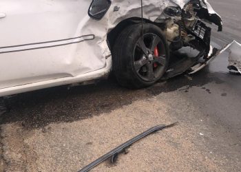 SAPEAÇU: Colisão deixa trânsito lento na entrada da Água Branca