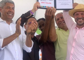 Jerônimo Rodrigues visita São Felipe e faz entregas de obras com presença de muitas lideranças regionais