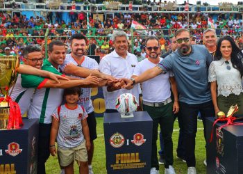 Governador Jerônimo Rodrigues,acompanha vitória histórica do Castro Alves na final do Campeonato Intermunicipal de Futebol