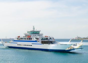 Fila do ferry-boat em Bom Despacho chega a 4 horas de espera.