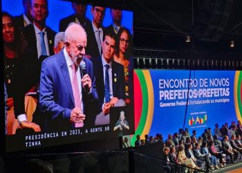 Lula abre encontro com milhares de prefeitos e revela disposição para se candidatar à reeleição em 2026