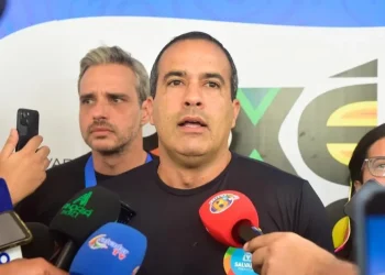 Após polêmica, prefeito Bruno Reis defende passarela e pede que oposição “fale bem do Carnaval”