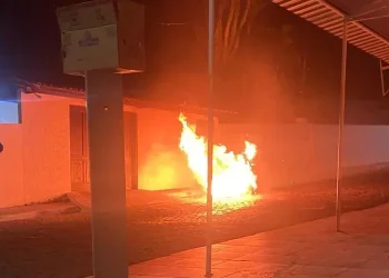 Prefeito de Botuporã tem carro incendiado na madrugada do sábado