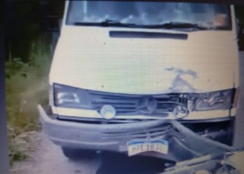 Conc. do Almeida:Motociclista colide com van e sai ferido