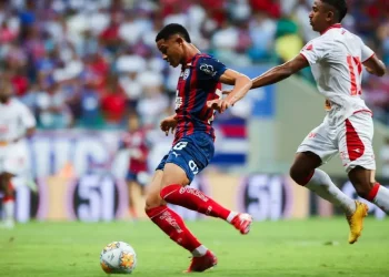 Bahia vira sobre o Náutico com dois de Tiago e vai às quartas com melhor campanha geral do Nordestão