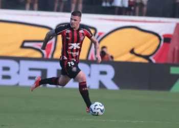 Empurrado pela torcida, Vitória segura pressão do Braga e encerra jejum, vence por 1×0 e sai do Z4