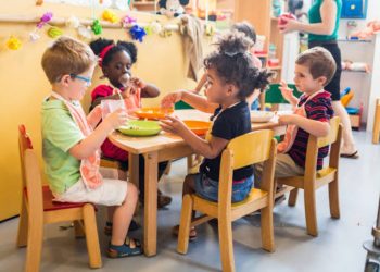 Mais de 2 milhões de crianças estão fora da creche por dificuldade de acesso