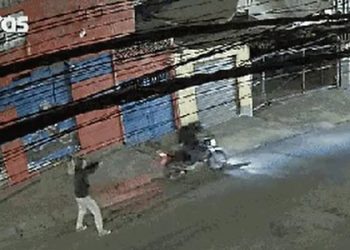 Policial militar de folga reage a assalto e mata suspeito com 10 tiros