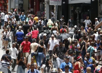 Brasil ultrapassa 213 milhões de habitantes, segundo nova estimativa do IBGE
