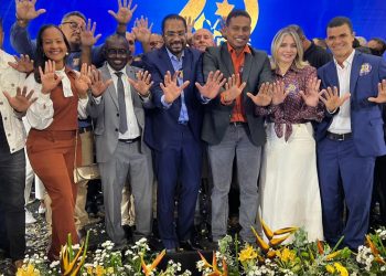 SAPEAÇU: Prefeito Ramon de Sena e apoiadores celebram 20 anos de Republicanos em evento na capital baiana