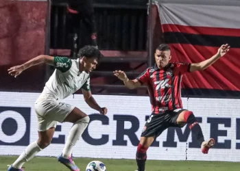 Vitória abre 2×0 e deixa escapar maior distância do Z4 ao ceder empate de 2×2 com o Palmeiras