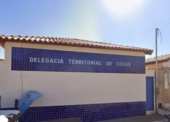 Delegada é afastada por suspeita de omissão, falsificação de documentos e favorecimento a vereador preso na Bahia Delegada é afastada por suspeita de omissão, falsificação de documentos e favorecimento a vereador preso na Bahia