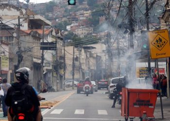Corpos recuperados por moradores não constam no balanço oficial da megaoperação no RJ e número de mortos podem chegar a 100
