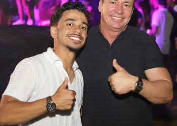 Ditinho Lemos prestigia o SamukaFest e recebe homenagem de Samuka pelo apoio ao evento em S. A. de Jesus Ditinho Lemos prestigia o SamukaFest e recebe homenagem de Samuka pelo apoio ao evento em S. A. de Jesus