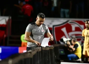 Jair Ventura comemora saída parcial do Z4: “Esperamos sair para nunca mais voltar”
