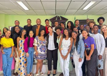 Câmara de Conceição do Almeida realiza sessão histórica e homenageia estudantes por projetos científicos premiados