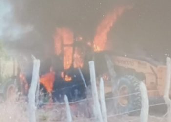 Conc. do Almeida: Patrol pega fogo ao realizar serviços na zona rural,sem vítimas e prejuízo pra prefeitura