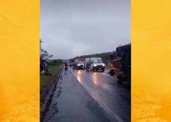 Tombamento de ônibus deixa um morto e feridos na BR-116, em Irajuba