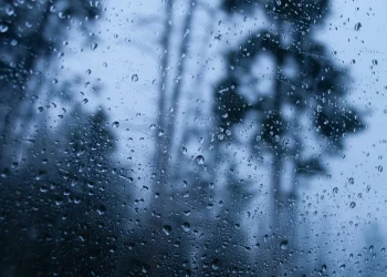 Alerta: Chuva intensa deve atingir o Litoral e cidades do Recôncavo neste fim de semana