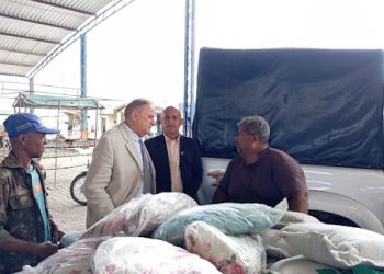 Sapeaçu: Vereadores saem em defesa dos comerciantes contra vendedores “temporários” de roupas
