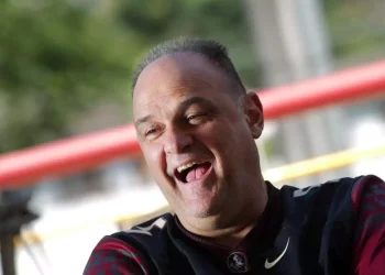 Morre Oscar Schmidt, maior ídolo do basquete brasileiro, aos 68 anos