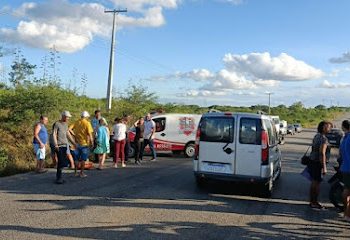 BA-411: Jovem de 23 anos fica ferida em colisão com carro conduzido pelo padrinho