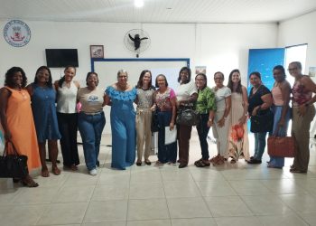 SAPEAÇU: Colégio Eraldo Tinoco sediou reunião entre Coordenadora Especial e Inclusiva, Edileuza Magalhães com Coordenadores