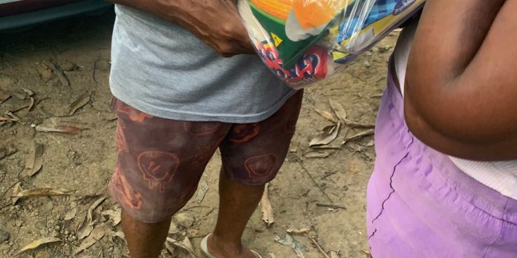 SAPEAÇU: Famílias carentes da Represa, recebem alimentos arrecadados do evento JUNTOS POR UMA CAUSA