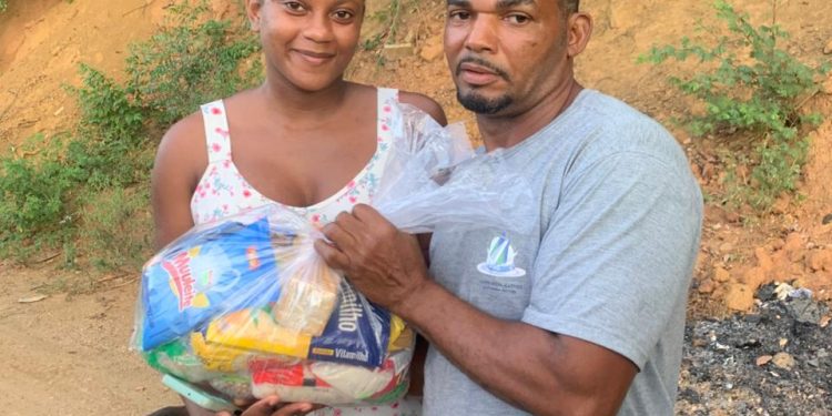 SAPEAÇU: Famílias carentes da Represa, recebem alimentos arrecadados do evento JUNTOS POR UMA CAUSA