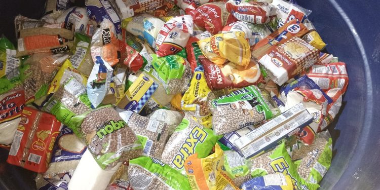 SAPEAÇU: Famílias carentes da Represa, recebem alimentos arrecadados do evento JUNTOS POR UMA CAUSA