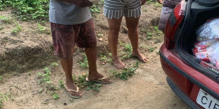 SAPEAÇU: Famílias carentes da Represa, recebem alimentos arrecadados do evento JUNTOS POR UMA CAUSA