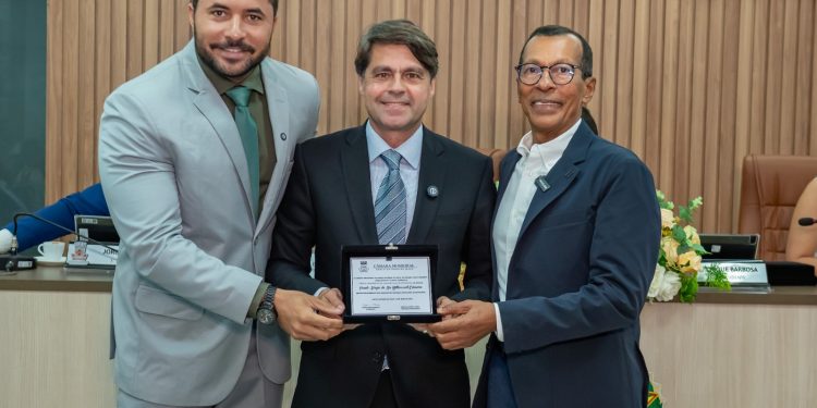 Câmara realizou Sessão Especial celebrando os 146 anos de Santo Antônio de Jesus com entrega de honrarias
