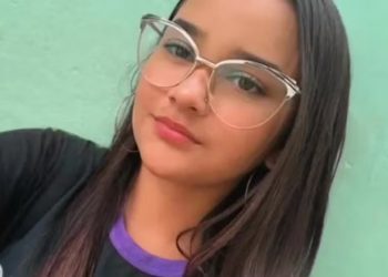 Adolescente morre após sofrer descarga elétrica enquanto usava chapinha