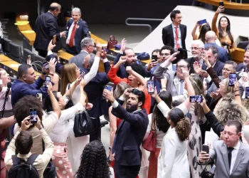 Fim da escala 6×1: como votaram os deputados da Bahia nos dois turnos