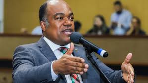 Deputado Samuel Júnior sofre acidente de carro após agenda no interior da Bahia