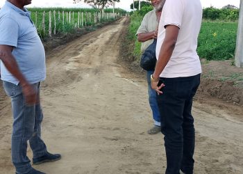SAPEAÇU: Prefeito Ramon de Sena, acompanha manutenção e reparos de estradas na zona rural