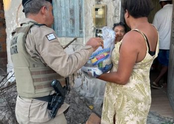 SAPEAÇU: DPM de Sapeaçu realiza entrega de cestas básicas e material de higiene a comunidades carentes do município