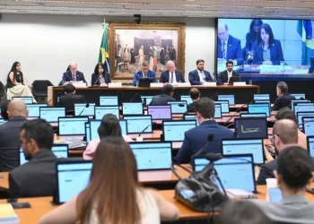 Comissão da Câmara aprova redução da maioridade penal para 16 anos